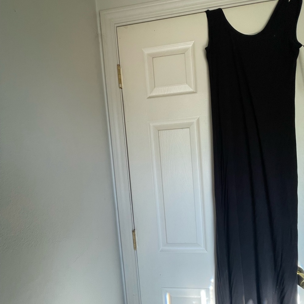 super cute long black dress